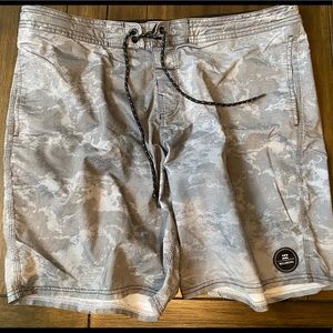 Men’s Billabong Boardshorts